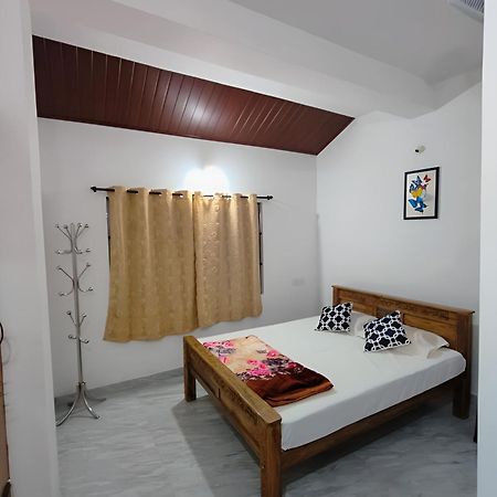 Cloudy Adobe Villa Madikeri Buitenkant foto