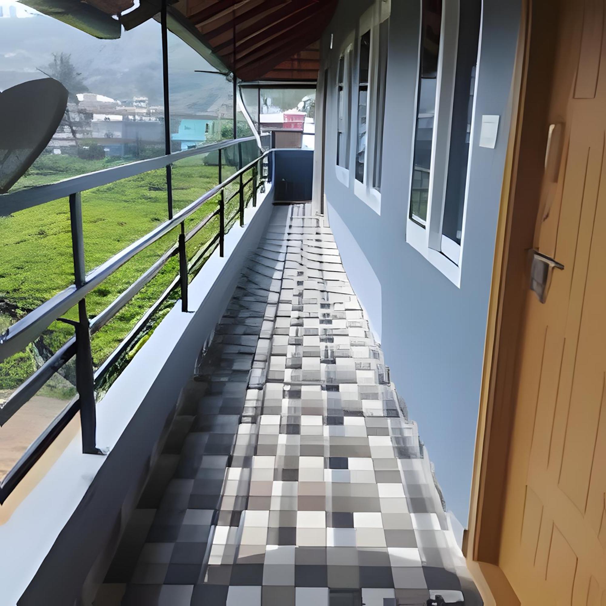Cloudy Adobe Villa Madikeri Buitenkant foto